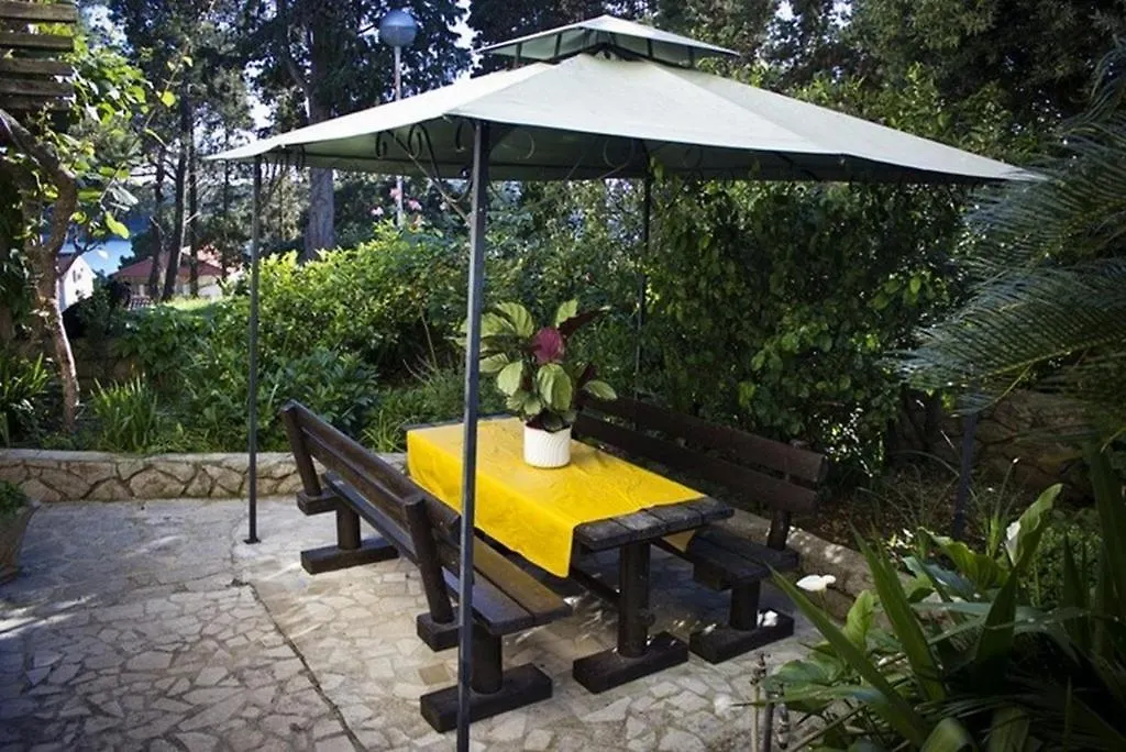 Apartments With A Parking Space Mali Losinj